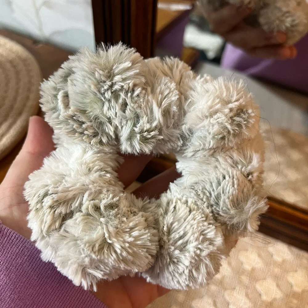 NO BRAND Minky Scrunchies Green & Grey 4 Piece Pack Soft Hair Ponytail Messy Bun